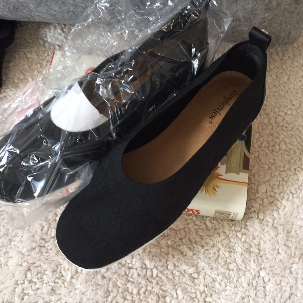 Cute black flats